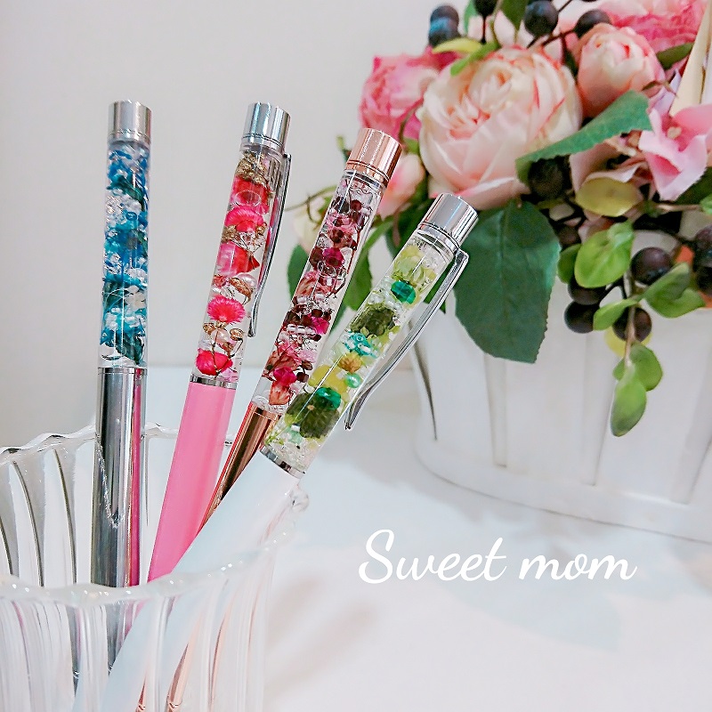 カラフルなハーバリウムボールペン