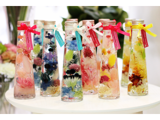 お花たっぷりカラフルなハーバリウム