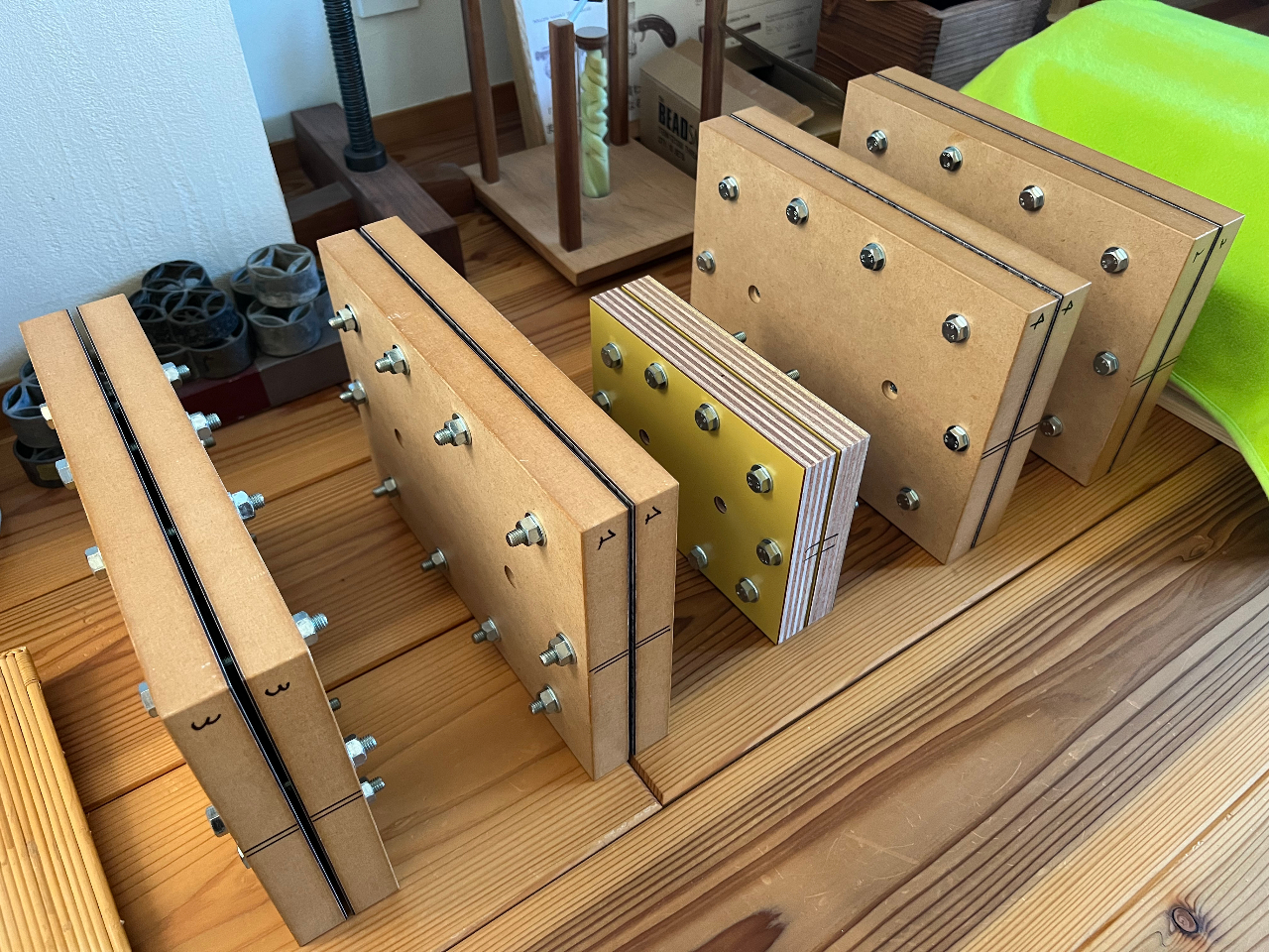 10���قǊ������܂��B