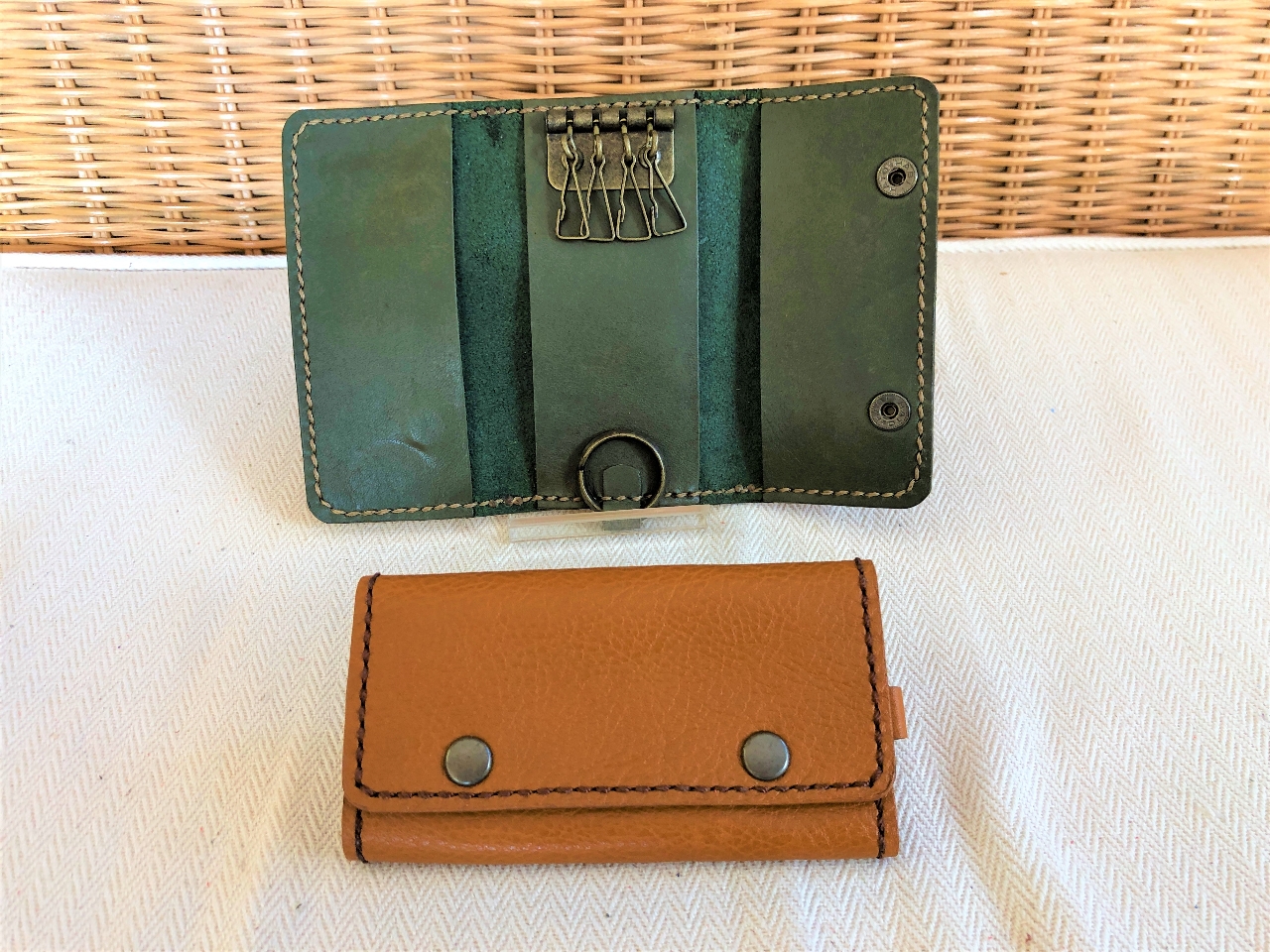 �T�C�Y�́@11�p�~5.5�p�@�ŁB�S���̃p�[�c�Ƌ���̎��t���Ŋ�������A�L�[�P�[�X�ł��B