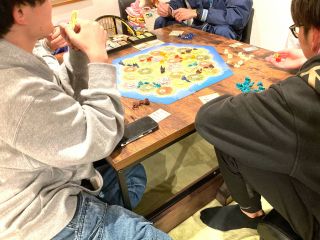 人数が集まるとより楽しいのがボードゲーム。