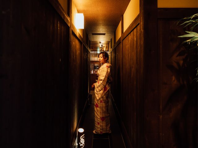 【文學カフェ魁陽亭越治】