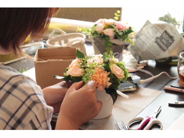 レッスンは少人数制ですので、初心者の方でも安心です。