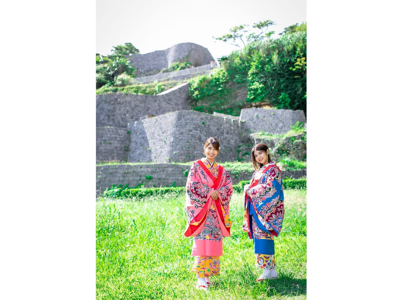 琉装に着替えて琉球時代の城跡をバックにタイムスリップしてみませんか?
