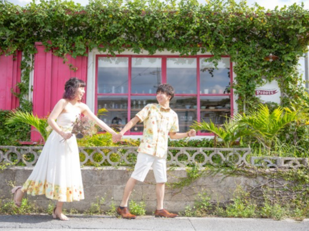 ウェディングのロケーションフォトも撮影しているブライダルショップが運営しています。