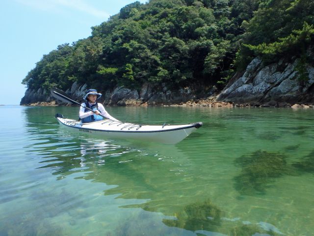 シーカヤックタイプのご用意していますので水が冷たい時期でも快適にお楽しみいただけます