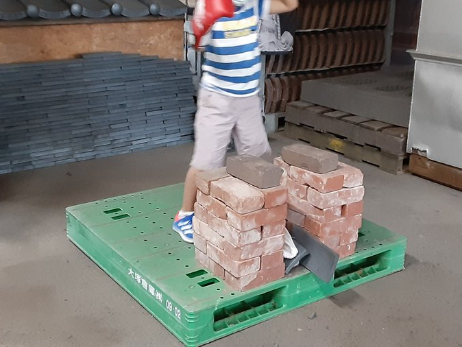 【瓦割り体験】安田瓦を割ってみませんか?ストレス発散や開運祈願にもおすすめです♪