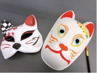 8色の顔彩で絵付できます。色鮮やかなお面の出来上がり!