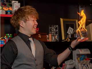 目の前でのパフォーマンスは圧巻です!