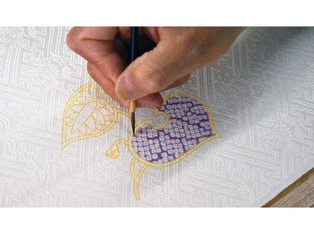 摺り疋田をした後、縁を目潰し(めけし)と言って、色を差している所です。色を差す事により柄が締まります。