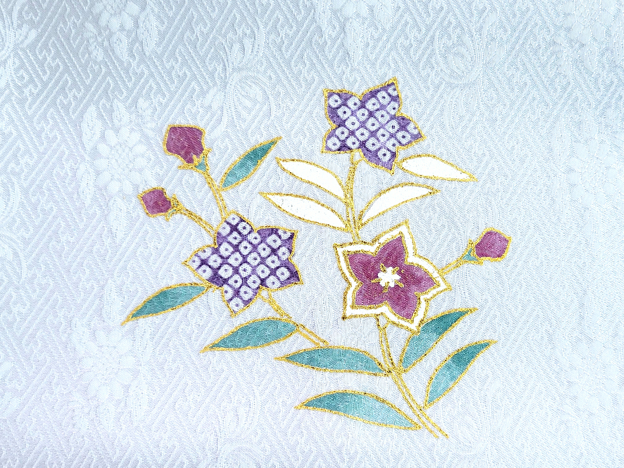 『桔梗』木へんに、更に吉で縁起が良い