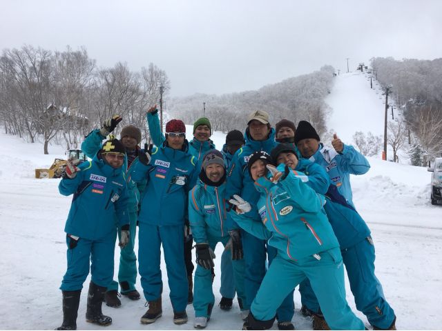 愉快なスクールスタッフ達