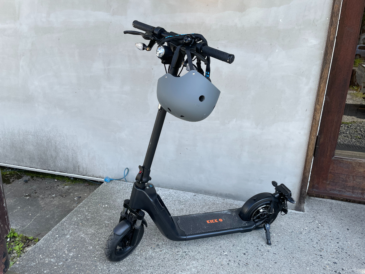 ヘルメット完備・操作は簡単。安全にお楽しみいただけます。