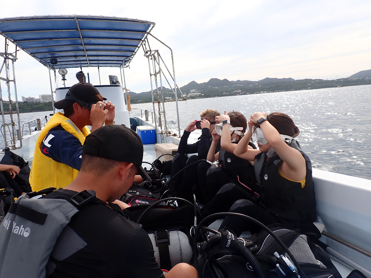 {[g̏Ń_CrOn߂OɃCXgN^[wĂ܂B