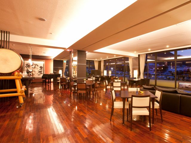 湯上り後は地元山ノ内町の志賀高原ビールや須坂フルーツエールをお楽しみ下さい。