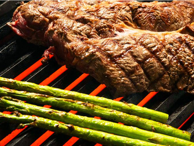 ���Y�������[�X�X�e�[�L�B�Ԑg�Ǝ��g�̃o�����X�̗ǂ������[�X����ō��΂����Ă��グ�Ă���܂��B