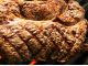 道産牛肩ロースステーキ。赤身と脂身のバランスの良い肩ロースを塊で香ばしく焼き上げております。