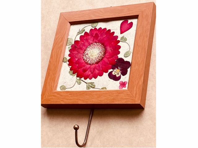 女性にうれしい選べる楽しさ ガーベラがかわいい フック付き押し花フレーム作り 華房一輪 じゃらん遊び体験 女性にうれしい選べる楽しさ ガーベラがかわいい フック付き押し花フレーム作り 華房一輪 じゃらん遊び体験