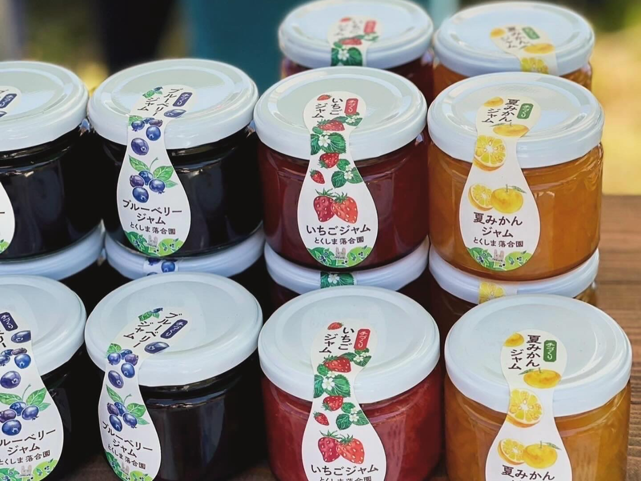 農園内の工房でコトコト手作りのジャムを直売価格で購入できます。