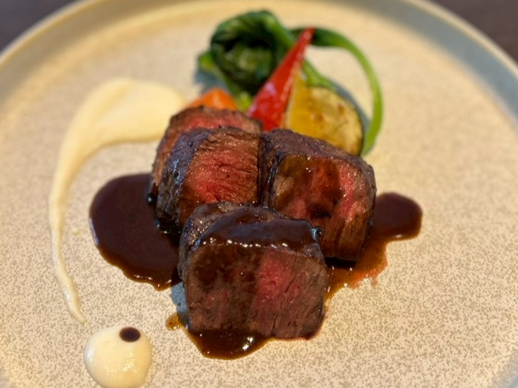 牛ランプのロティ マデラソース