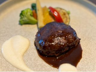 ハンバーグ ポルチーニソース