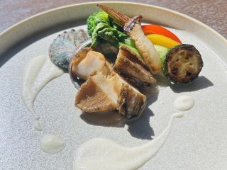 鮑のソテー ノイリーソース