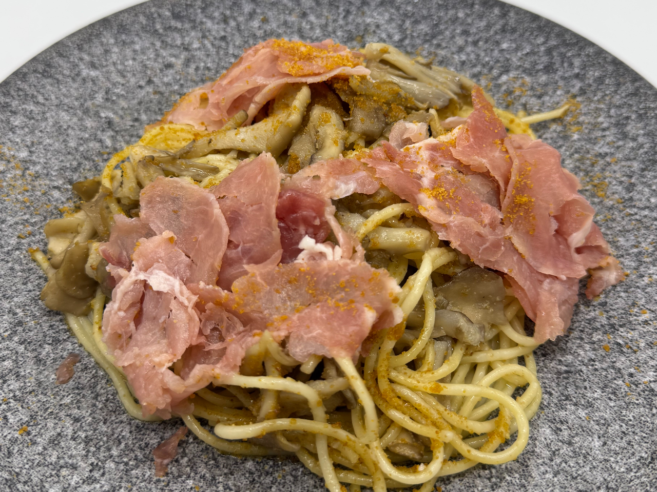 ボッタルガのペペロンチーノ