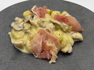 茸のクリームソースニョッキ