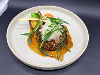 自家製豆腐入り和風ハンバーグ〜万能ネギと大根おろしソースを添えて〜