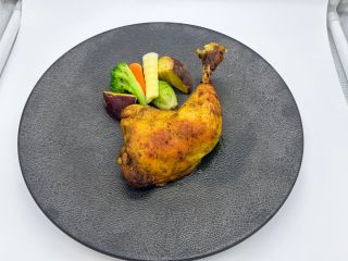 骨付き鶏もも肉のタンドリーチキン