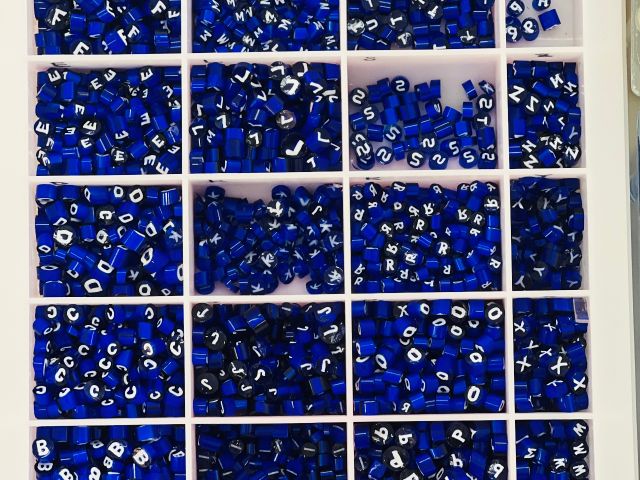 アルファベットが入ったガラスもあります!※1つ10円