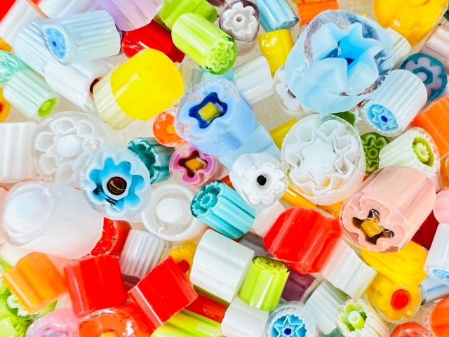 ミルフィオリや手作りのガラスをご用意しております♪