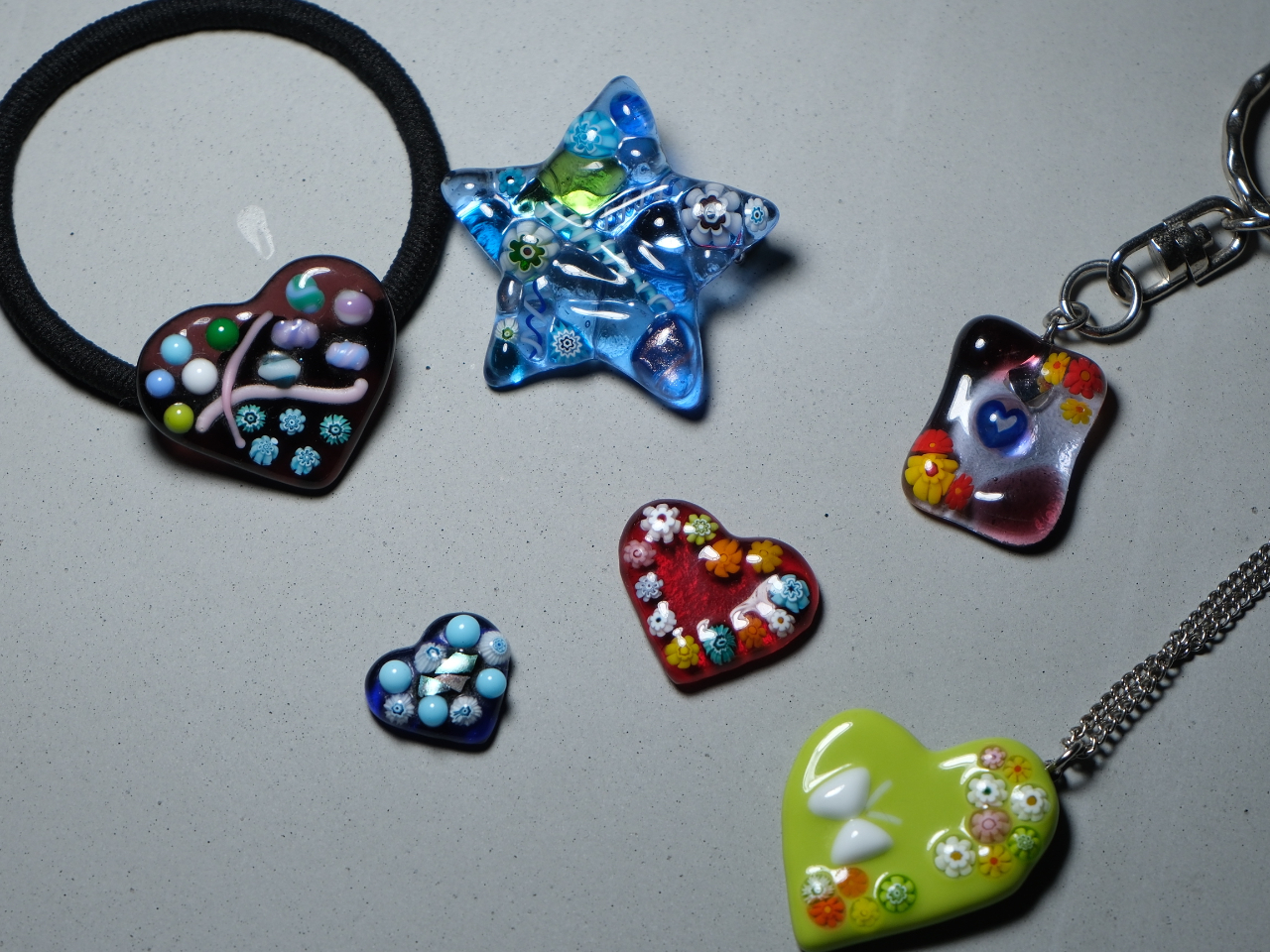 �A�N�Z�T���[�͍���i��x�[�X�̑傫���ɂ�藿���ϓ����܂��B���\�Z�ɍ��킹�ē������I�т���������