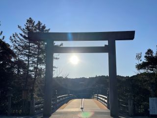 宇治橋鳥居よりの日の出 11月下旬〜1月中旬ごろ