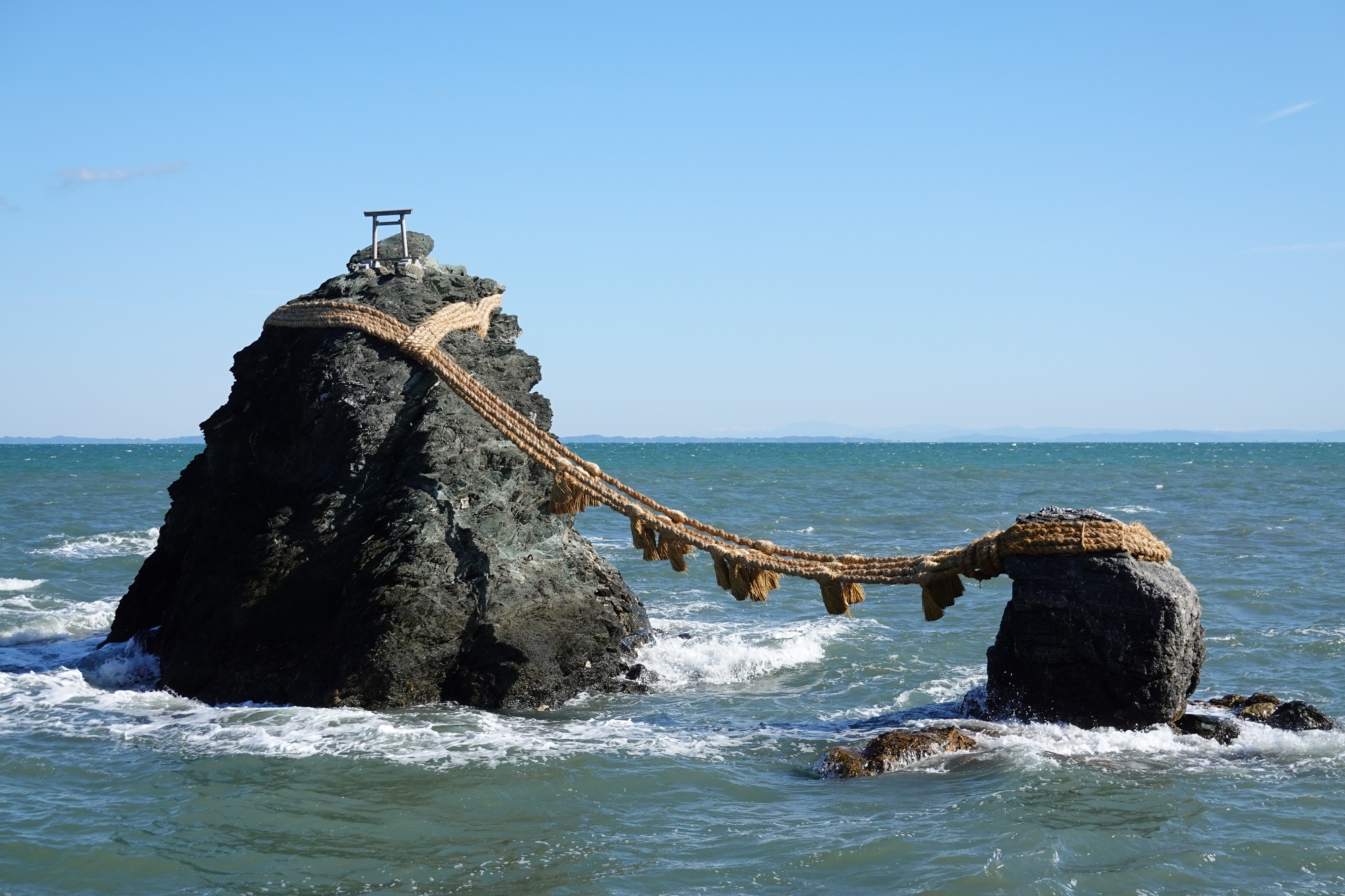 晴天の日の夫婦岩