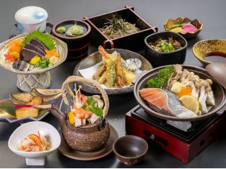 旬の食材をお楽しみいただける御膳です。