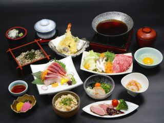 【季節の旅ごこち御膳】旬をお楽しみいただける御膳となっております。