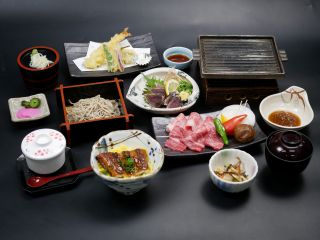 【季節の旅ごこち御膳】旬をお楽しみいただける御膳となっております。