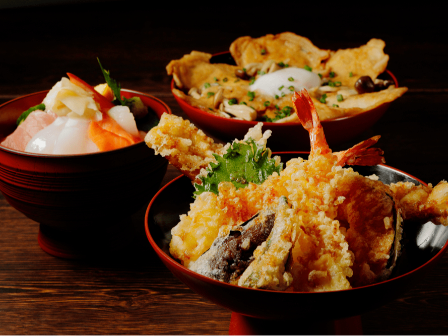 【お食事】和食、中華、一品料理、お酒、デザートなどメニューは豊富♪