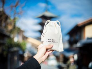 清水寺すぐ。バス停清水道から徒歩9分の場所に店舗はございます。観光の思い出作りにぜひお立ち寄りください♪