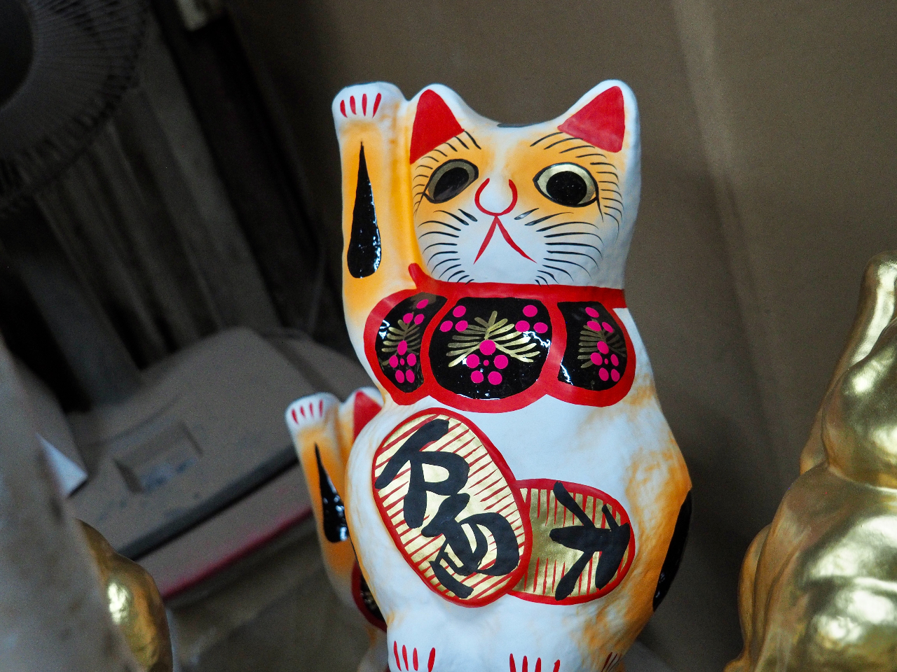 蓮屋 観音山】群馬で唯一！白衣大観音から徒歩1分！張り子の招き猫絵