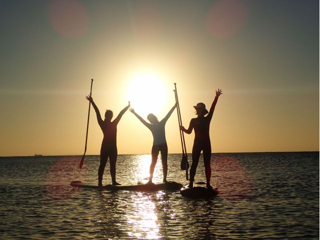 沖縄 読谷 水平線に沈む夕日を海の上から サンセットsupコース ハレタオーシャンサポート じゃらん遊び体験 沖縄 読谷 水平線に沈む夕日を海の上から サンセットsupコース ハレタオーシャンサポート じゃらん遊び体験