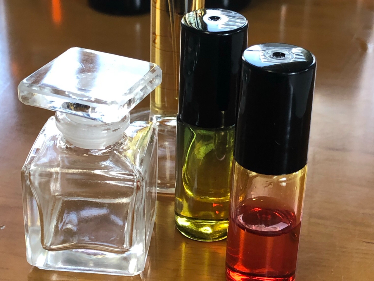 香りを入れる瓶によってもイメージがかわりますね。