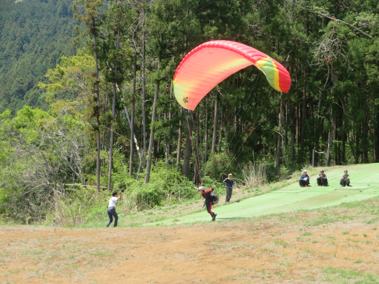 まずは翼を作ること!!できたらしっかり駆けぬけましょう!!