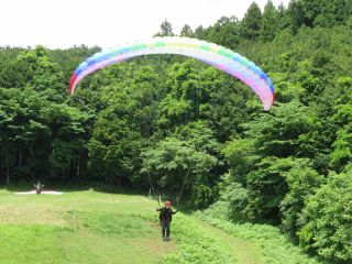 斜面からふわっと飛んじゃいます!!