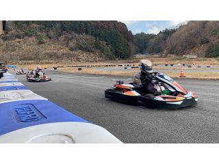 手ぶらでOK!気軽に本格カート体験!!