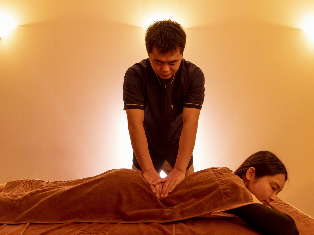 入浴後は、血行が良くなり効果も高まります。