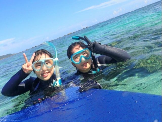 太陽と波がコラボして、水面がゆらゆらキラキラ!海に浮かんでぼーっとしてるだけでも、感動してしまう♪