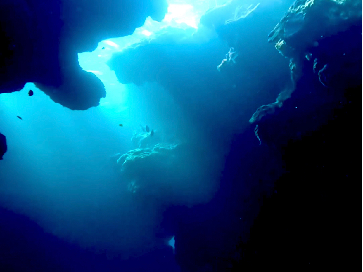 yC݁y̓AzC̐̐_â悤Ȕn`|CgłIu[EyC݂͒nŃu[GWFƏ̎^ō̗̔{̐iEłI