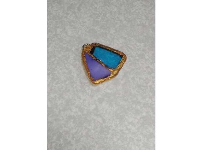 同様な色ガラスの金継ぎ制作例